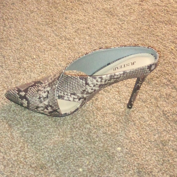 High heels - Picture 2 of 3